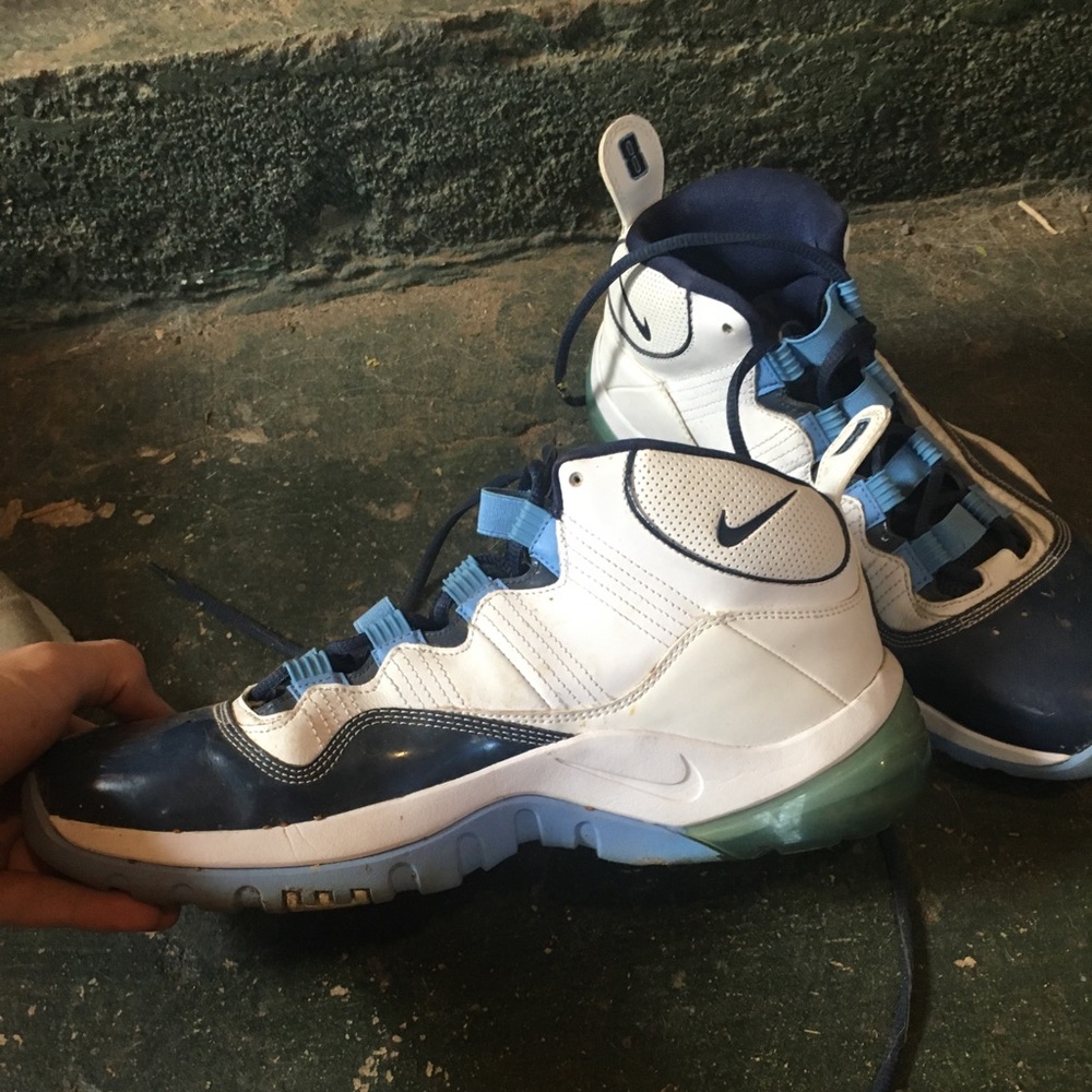 Nike air basketball shoes